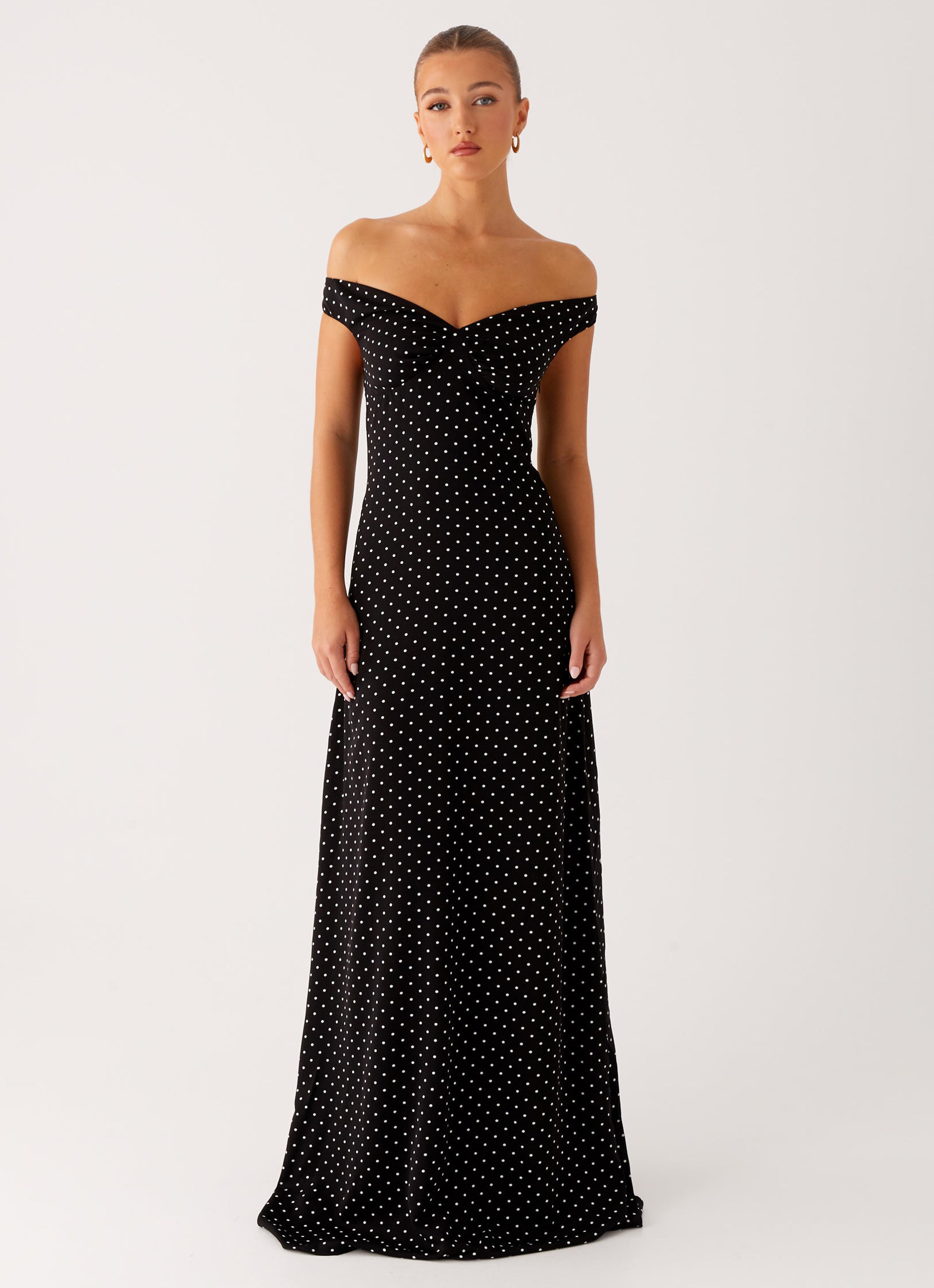 Black Maxi Dress with Sweetheart Neckline | Flattering Long Dress for Sophisticated Evening Wear - Women's