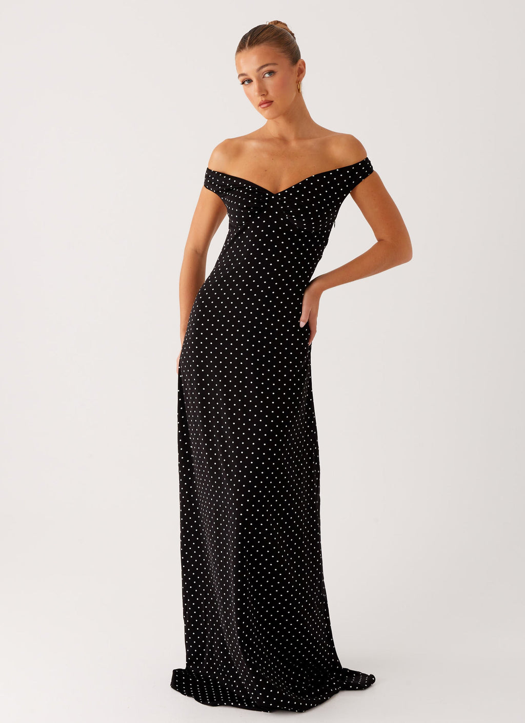 Black Maxi Dress with Sweetheart Neckline | Flattering Long Dress for Sophisticated Evening Wear - Women's