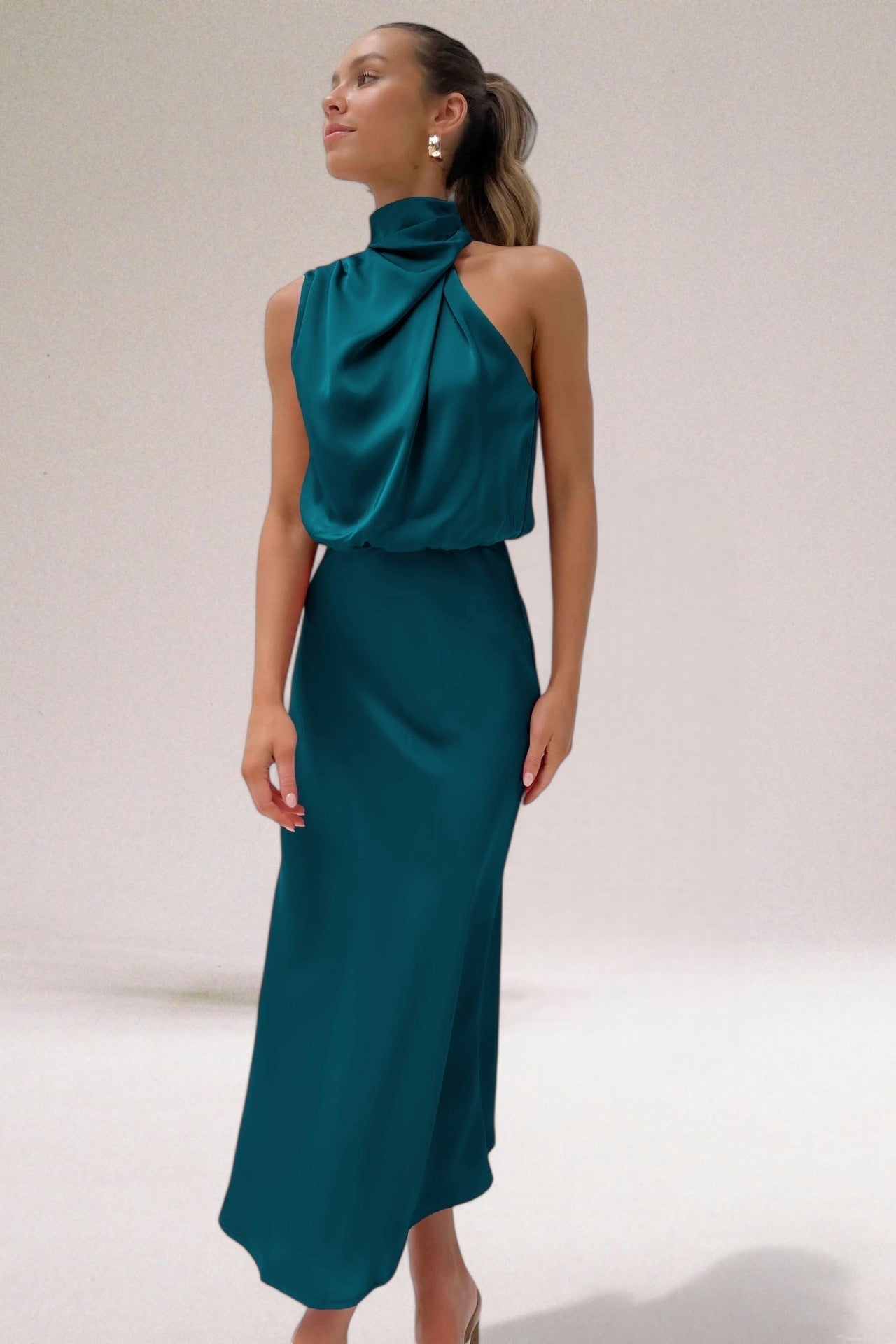 Women’s Halter Neck Elegant Dress – Luminous Formal Evening Gown Flattering Silhouette