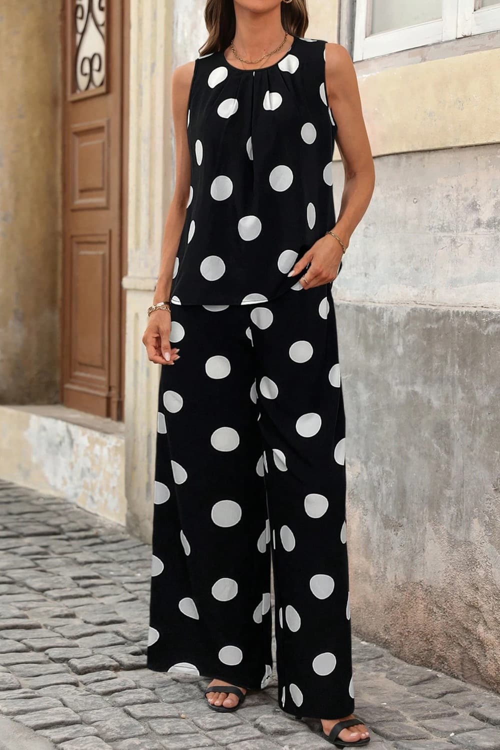 Women’s Minimalist 2-Piece Casual Set – Lightweight Polyester Top & Pants Everyday Outfit